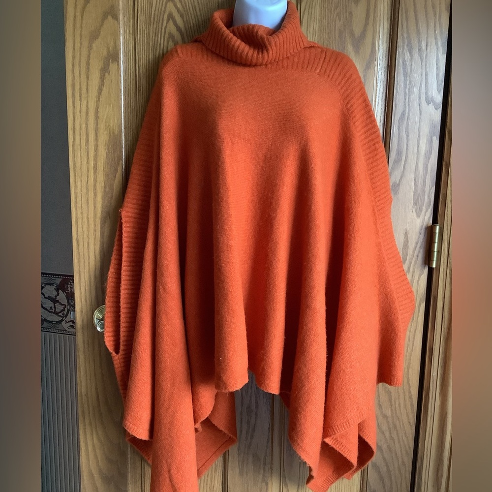 Lou & Grey poncho/cape